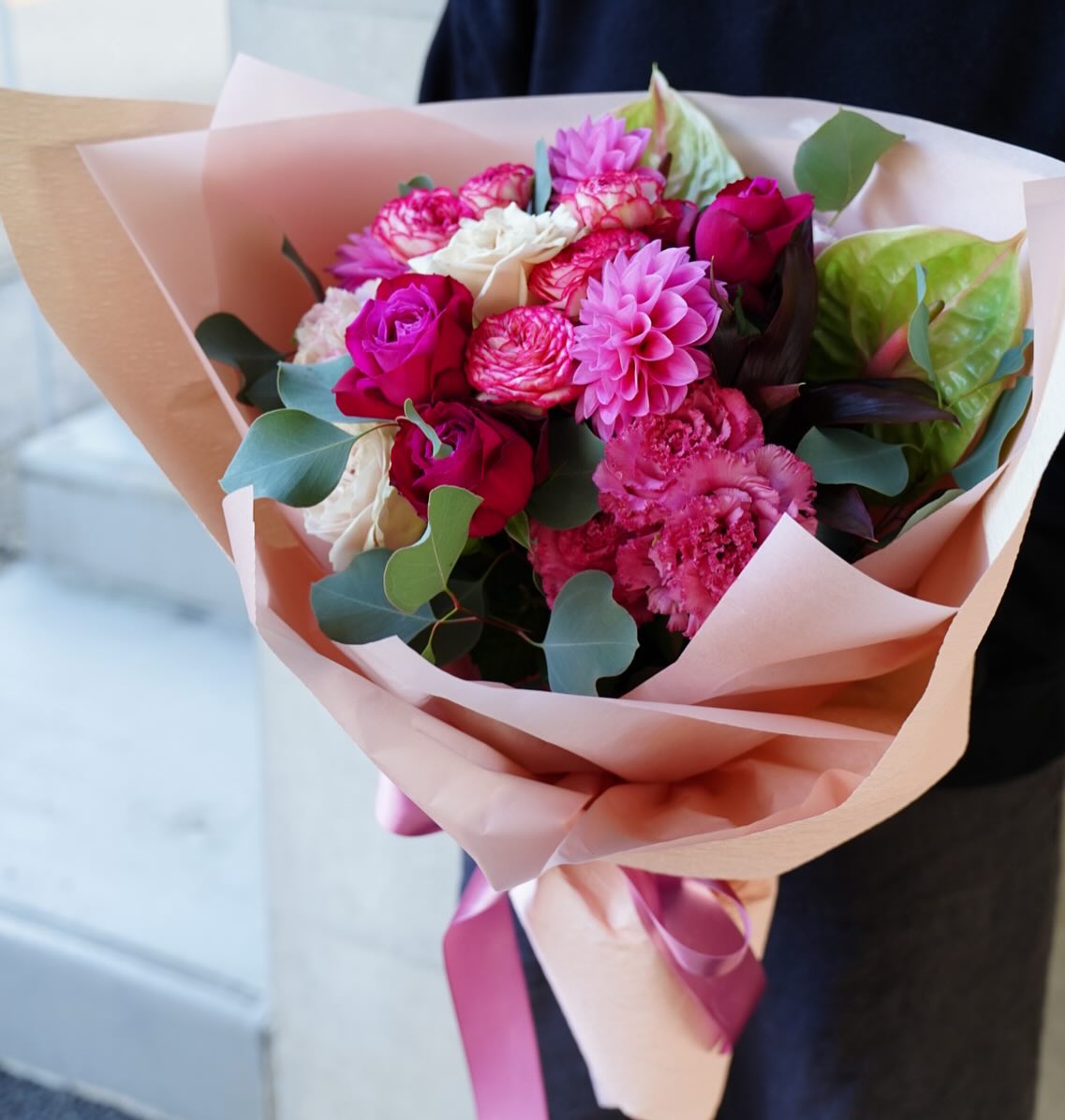 いい夫婦の日の昨日は、たくさんの男性の方にブーケをご依頼いただきました
