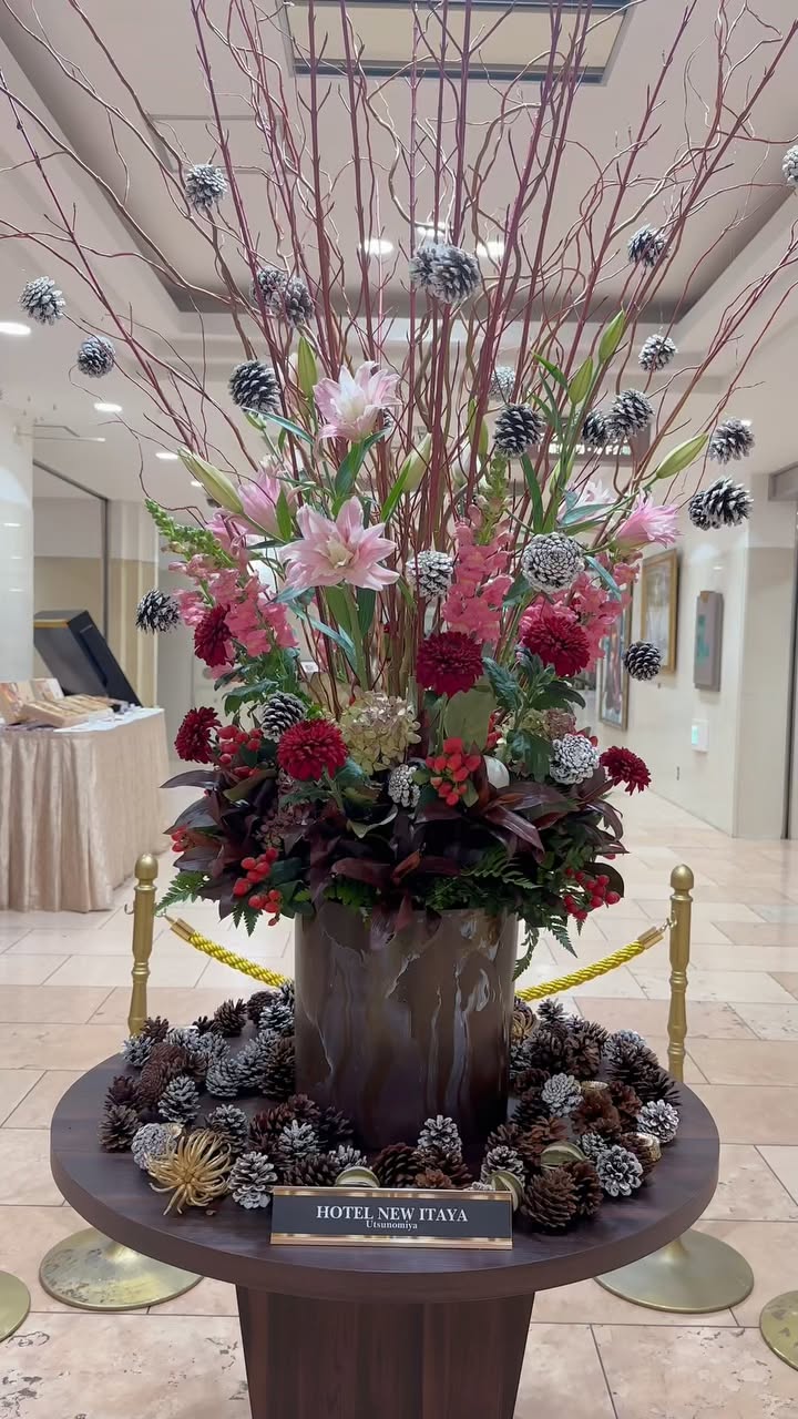 ホテルニューイタヤさんでのロビー装花がスタートしました！