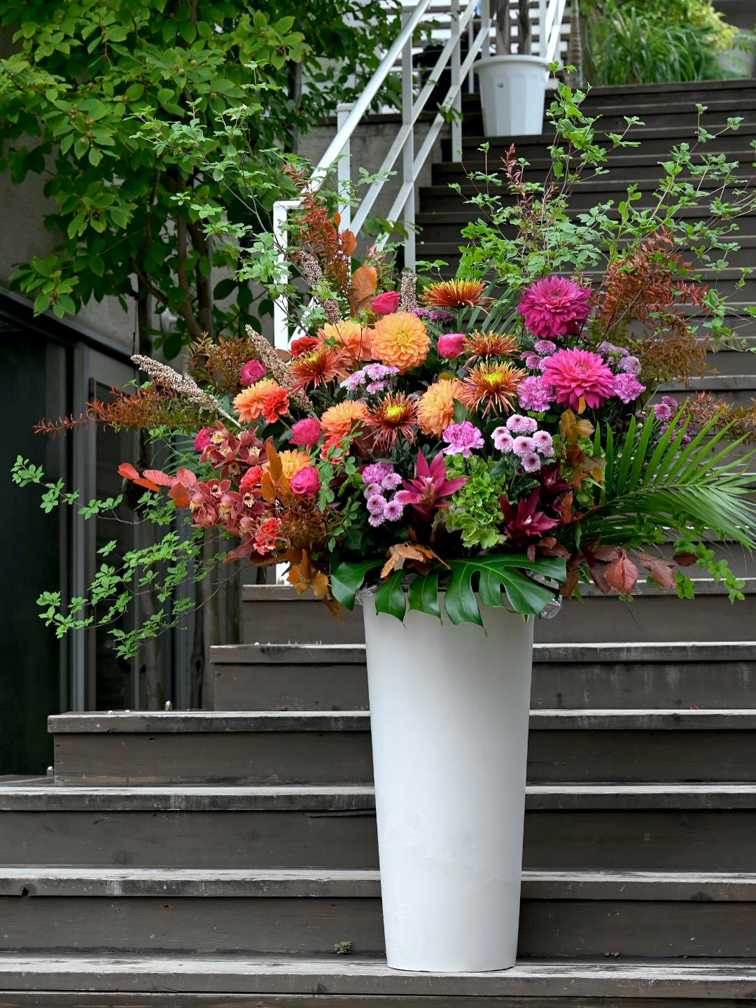 秋たっぷりのスタンド装花