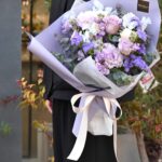 やさしいラベンダーカラーでまとめたブーケ