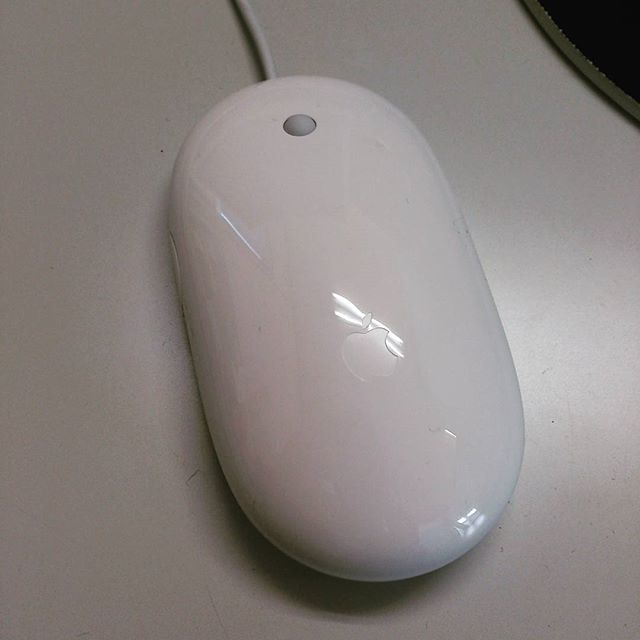 仕事初め、マウスを新調しました。やっぱりボールついてるマウスがいいのです(>_